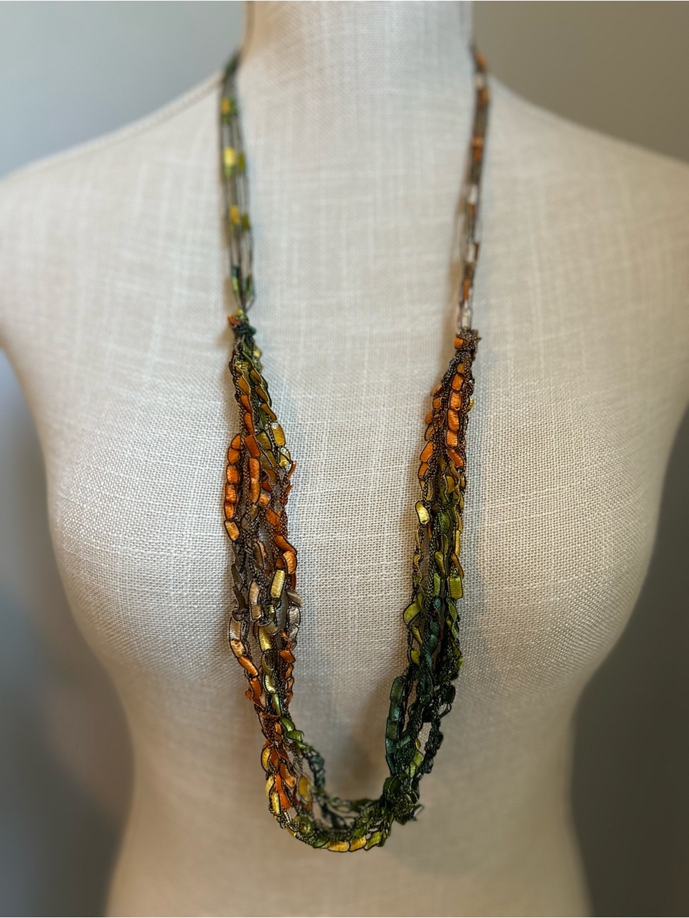 Multicolor Ladder Ribbon Necklace - Picture 3 of 6
